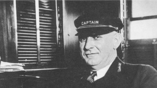 Bahle grows up on dock; becomes ship captain