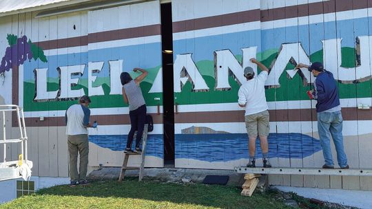 Bicentennial barn murals nearly completed