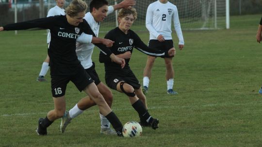 Comets continue district dominance