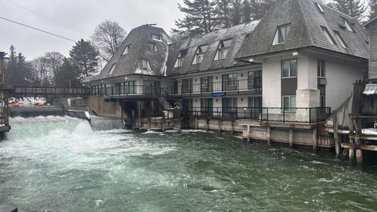 Dam inspection detects crack