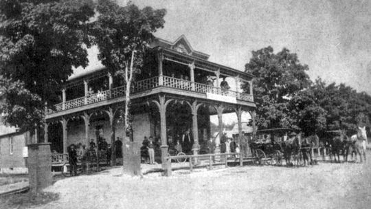 Early Suttons Bay lodgings included liveries