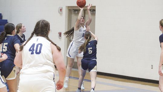 Girls Basketball roundup: Eagles defeat Glads