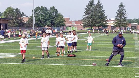 GL hosts ‘Maize & Blue’ football camp