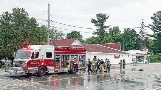 Grocery store battles to reopen