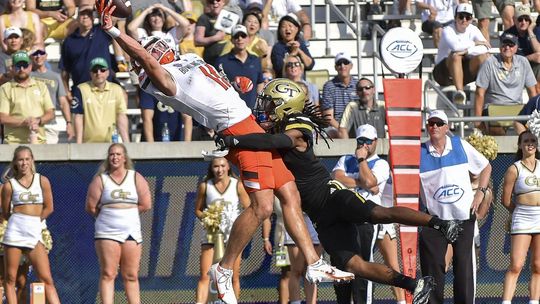 Hogan declares for NFL Draft