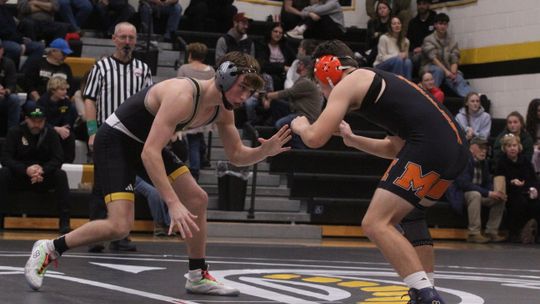 Huskies, Ironmen earn wins at GL quad