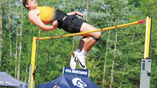 Lakers break records at Record-Eagle meet