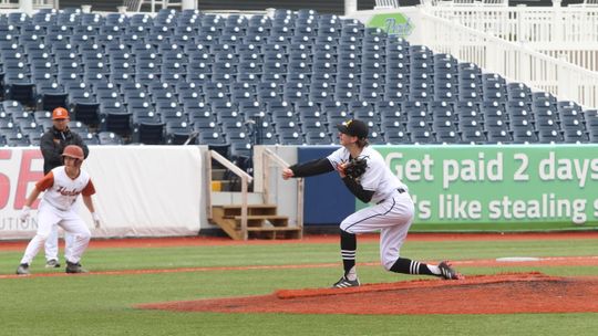 Lakers fall to Rams at Turtle Creek Stadium