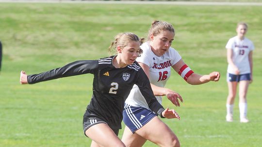 Lakers hold off Bulldogs for win