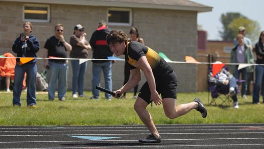 Lakers run away with regional championship