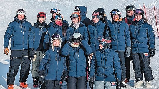 Lakers ski at Mont Ripley