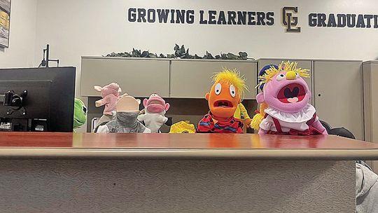 Lakers spread holiday cheer in song