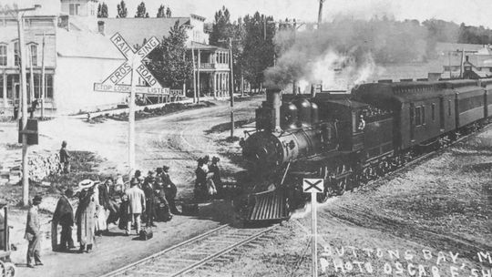 Life on Grand Traverse Bay at the turn of the century