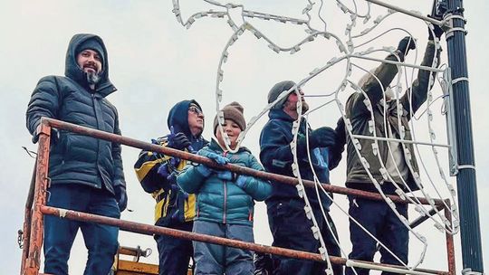 Members of the Lake Leelanau Community Association dodged snowflakes over the week