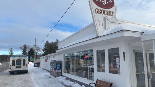 NJ's Grocery reopens after fire