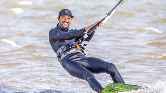 Smith suffers snowboard injury