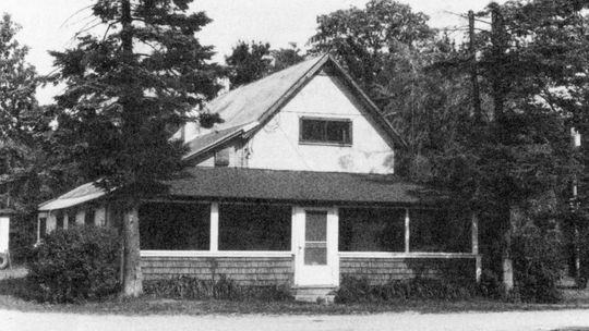 Stories of prominent Elmwood families