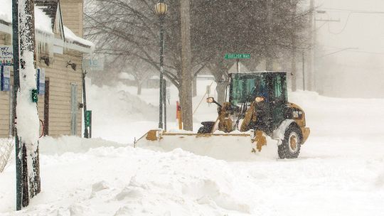 Storm drops more than two feet of snow on Leelanau