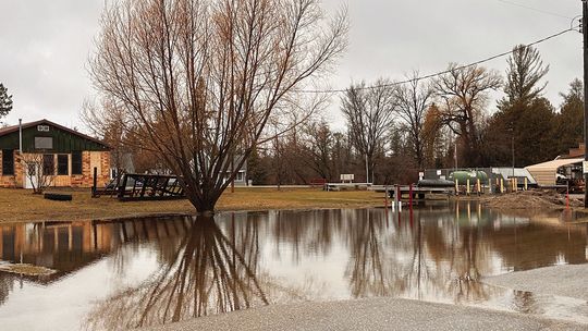 Strong winds, wintry mix expected for Leelanau