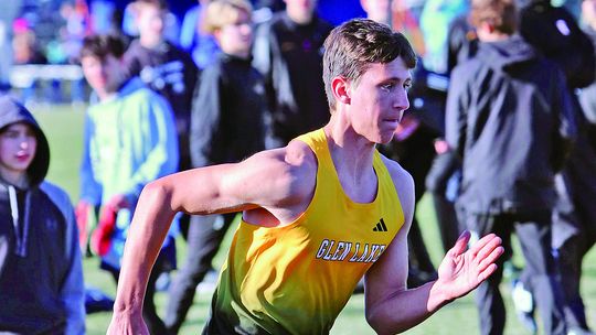Sutherland breaks 800-meter record