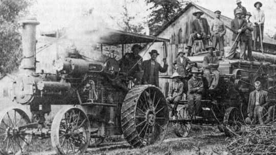 Threshing crews common on Leelanau farms