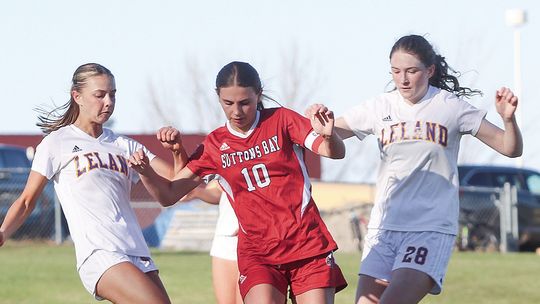 U’Ren breaks school record