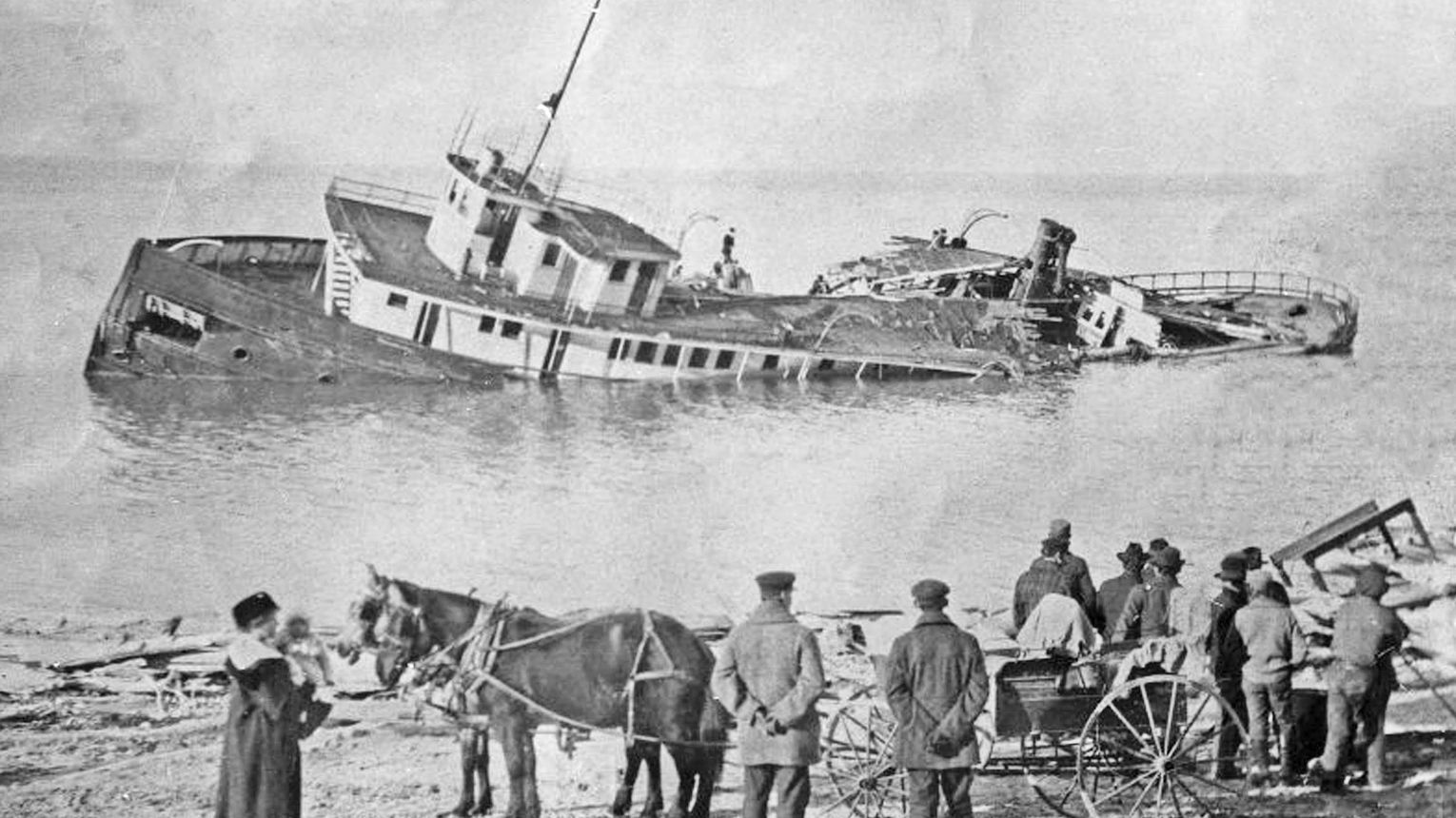 Onlookers of the Rising Sun wreck