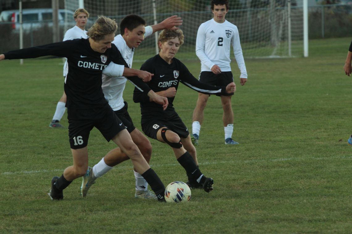 Comets continue district dominance