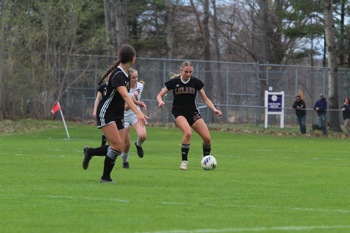 Comets continue to roll Comets continue to roll
