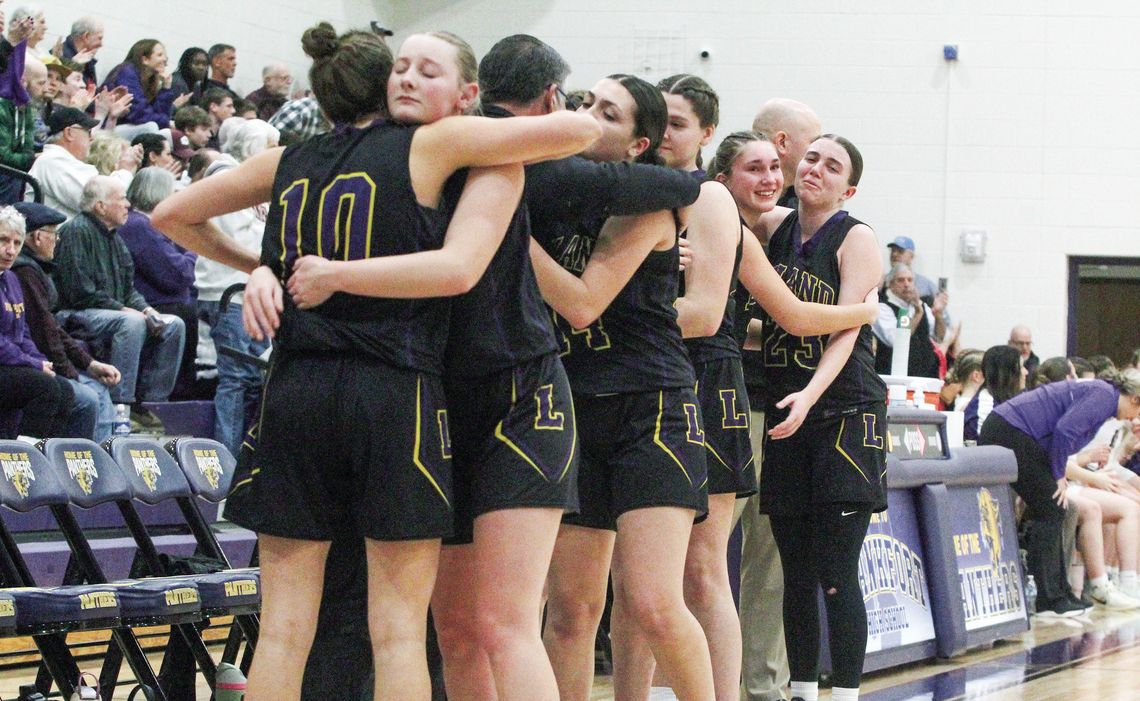 Comets fall in district final