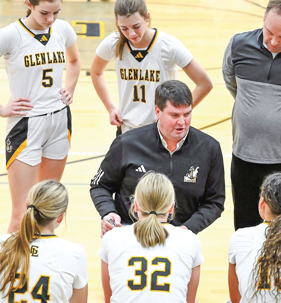 Comets, Lakers make progress