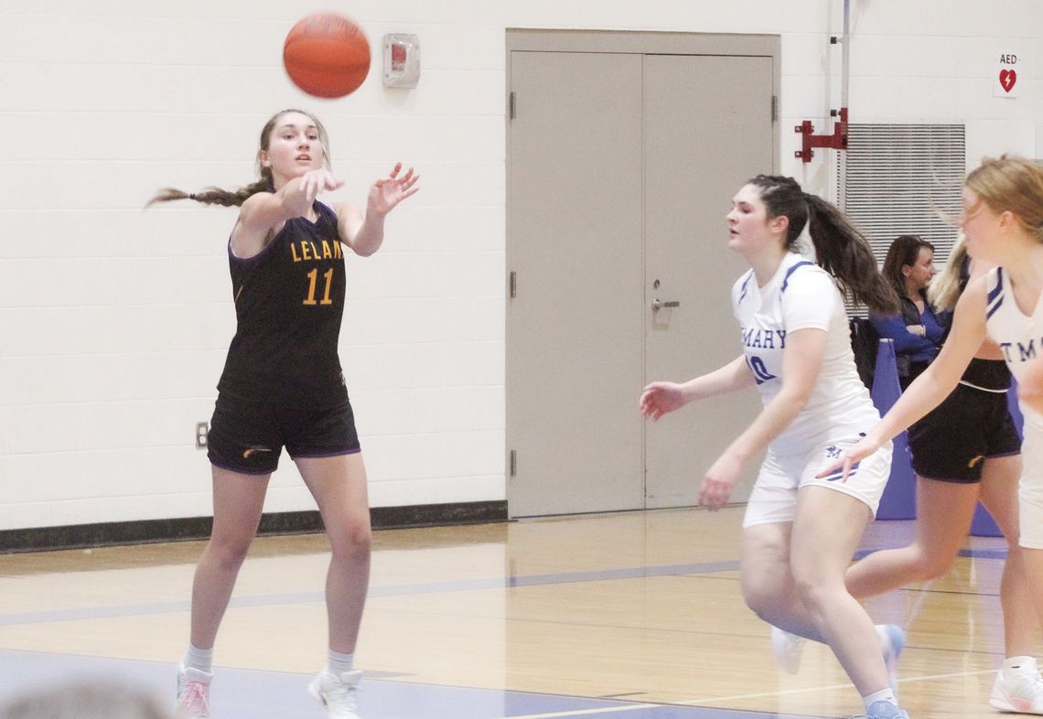 Comets storm past Eagles