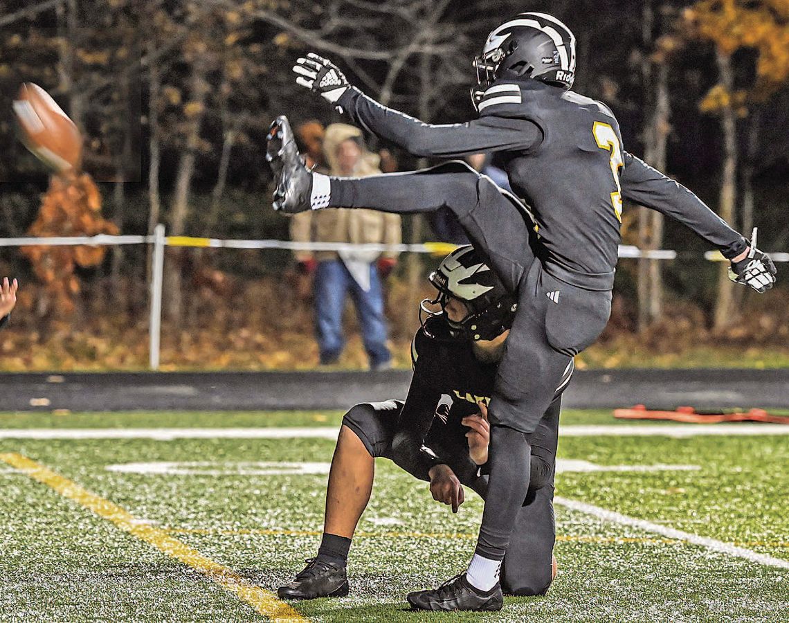 Cox’s kicking carries Glen Lake to a title Cox’s kicking carries Glen Lake to a title