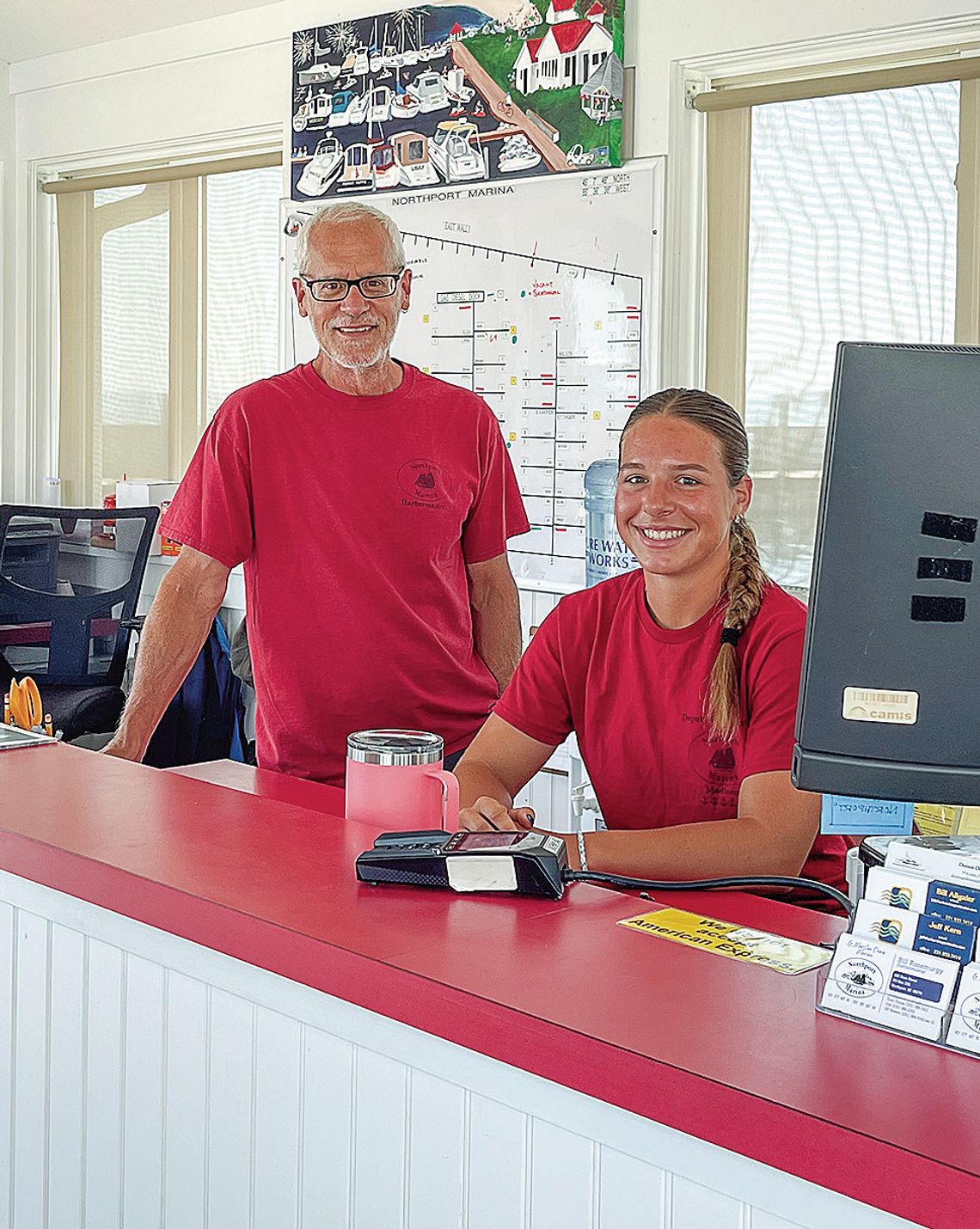 Dock hands help keep local marinas running Dock hands help keep local marinas running