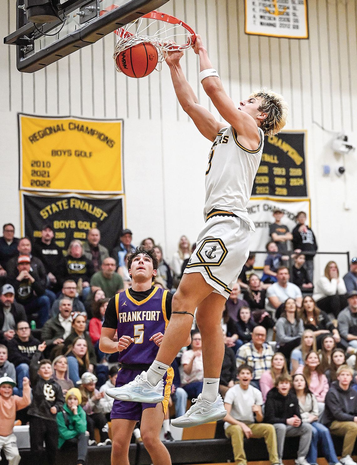 GL dominant in conference play