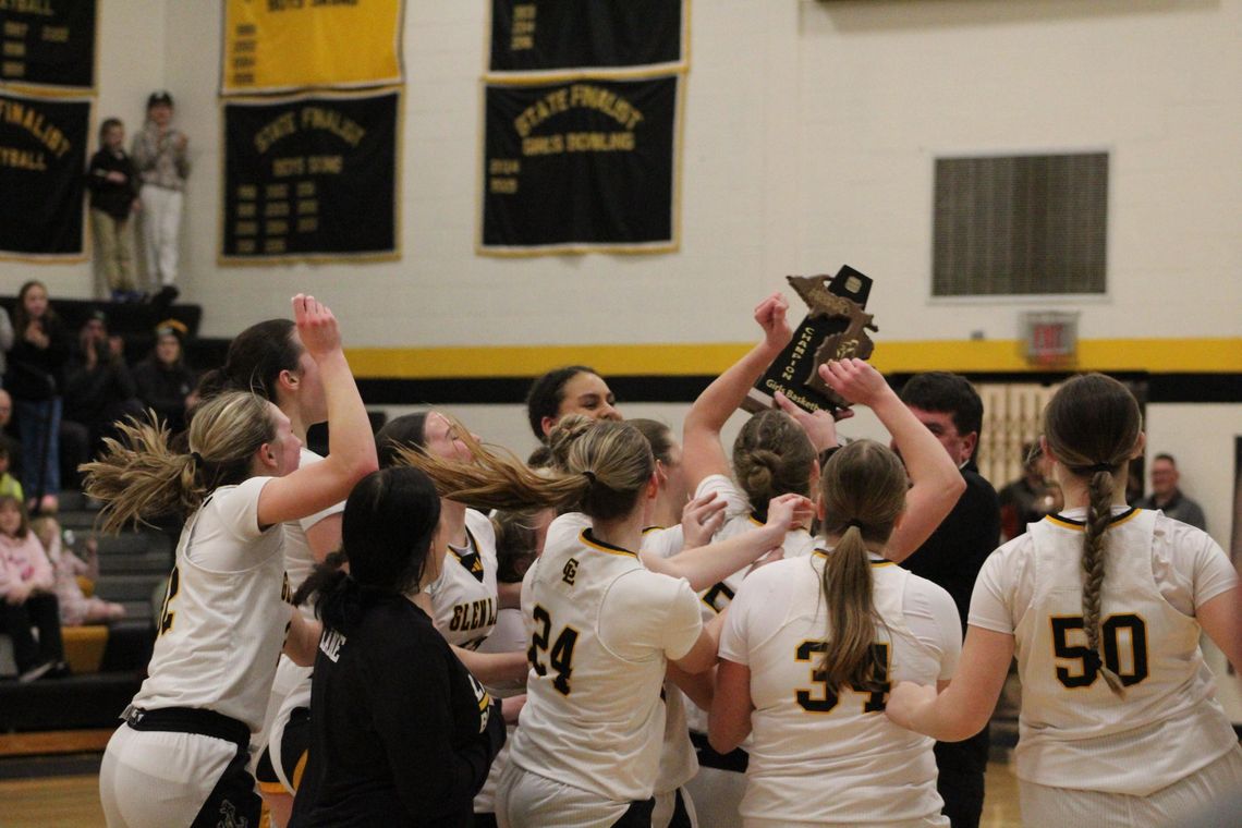 Glen Lake wins districts; battles in regional semifinal tonight