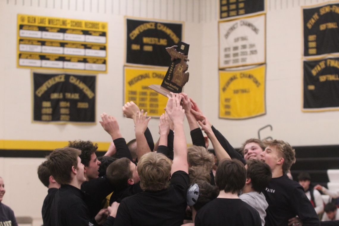 Lakers capture first district championship Lakers capture first district championship