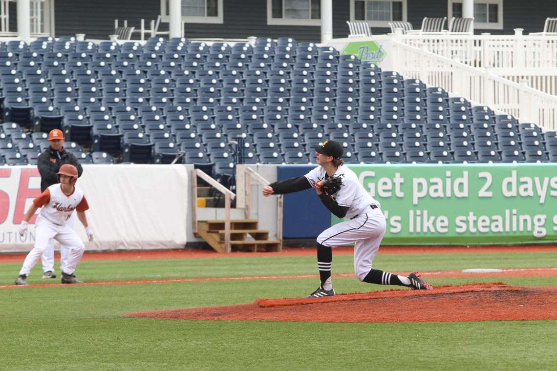 Lakers fall to Rams at Turtle Creek Stadium