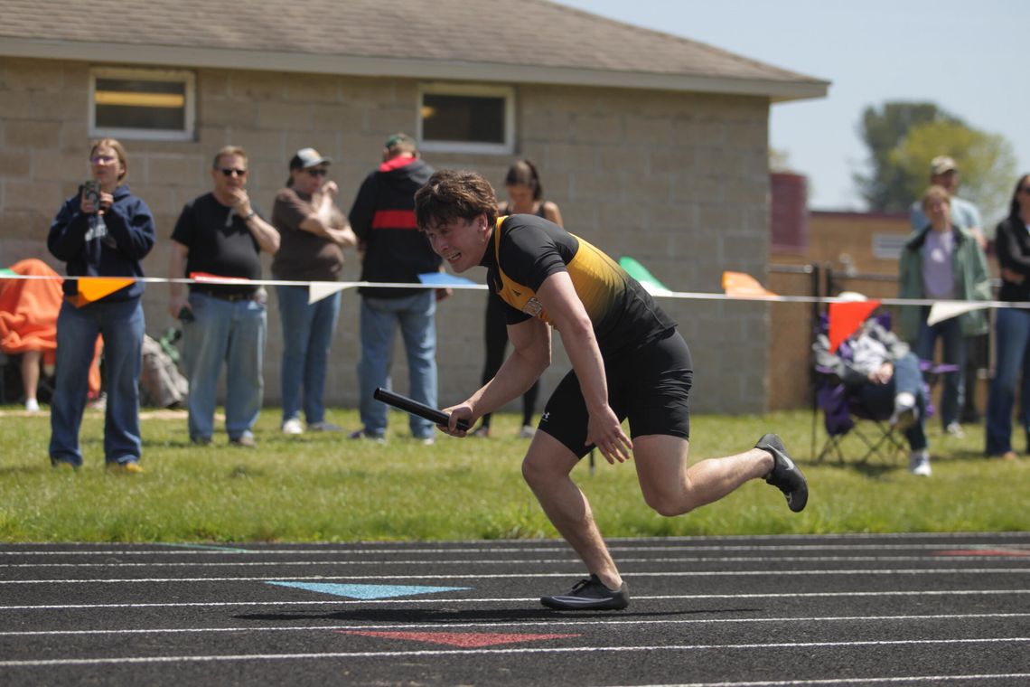 Lakers run away with regional championship Lakers run away with regional championship