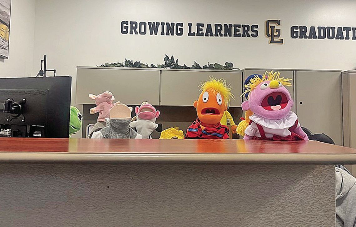 Lakers spread holiday cheer in song Lakers spread holiday cheer in song