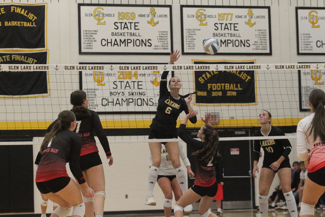 Lakers sweep Norse 3-0 Lakers sweep Norse 3-0