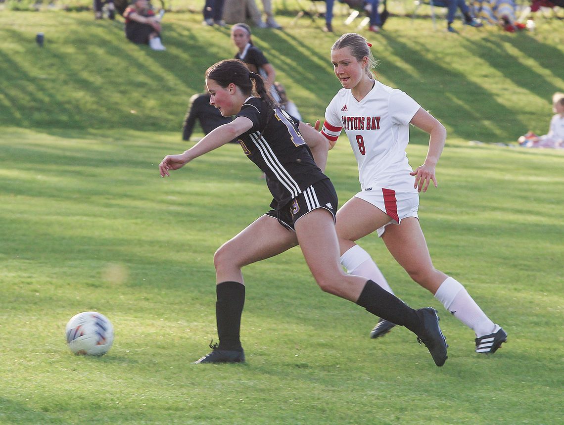 Leland junior Willa Murray