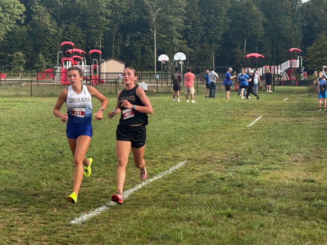 Leland's Grinage dominates Pete Moss Invitaional