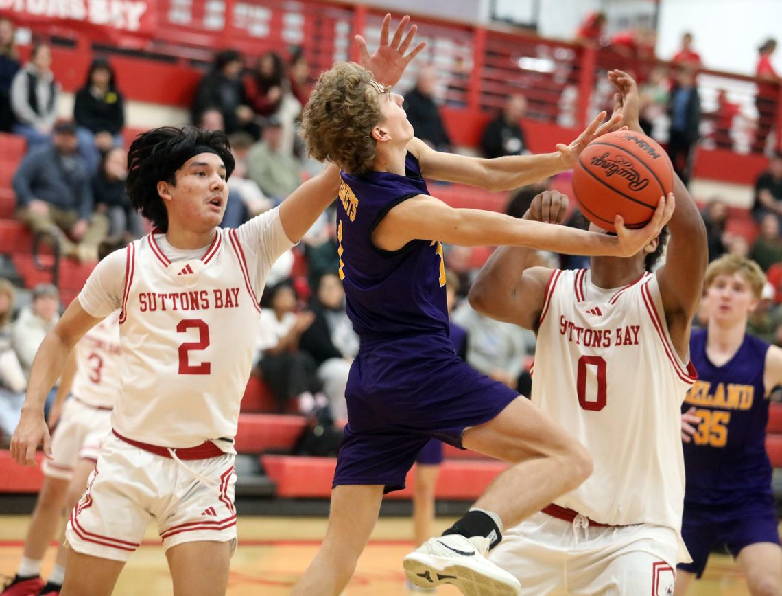 Leland wins thriller against SB