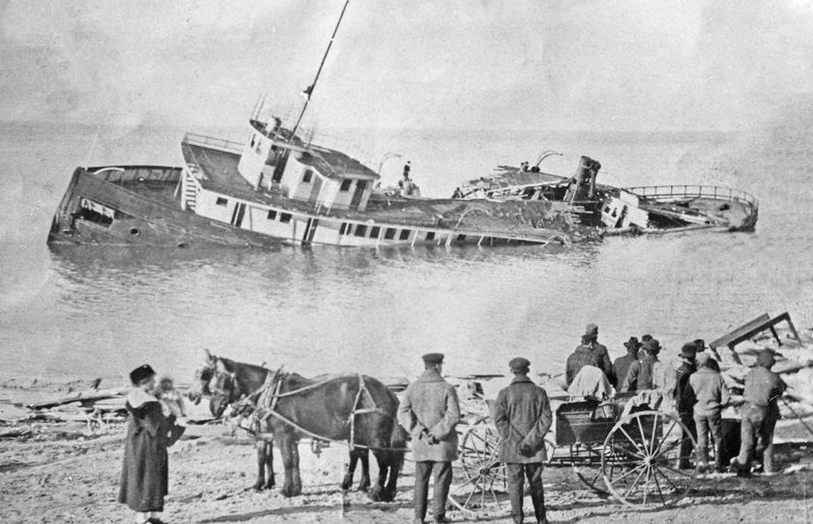 Onlookers of the Rising Sun wreck
