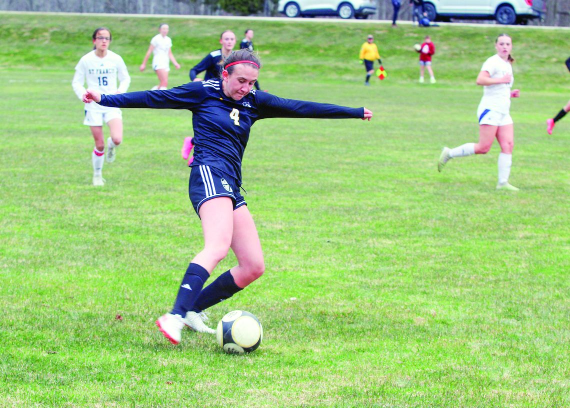 Passing leads Lakers past Bears; fall to Gladiators