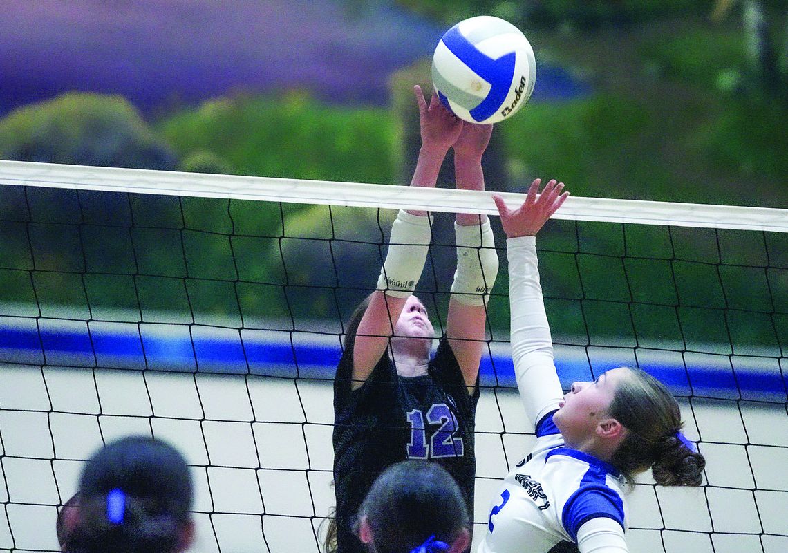 Popp's 26 kill leads Comets past Eagles