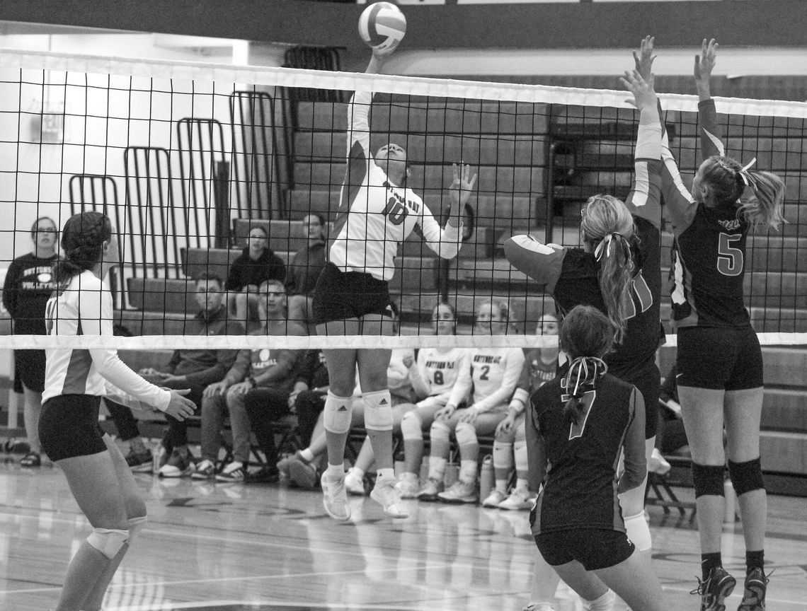 Suttons Bay sophomore Ava Anderson spike against Mason County Eastern Tuesday.