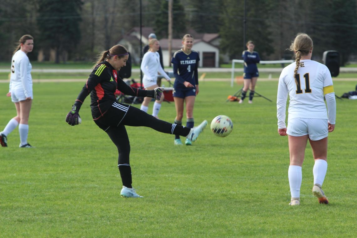 SCOREBOARD: Lakers finish second at Kris Popp tournament; GL soccer falls to Glads; Fedderman leads Comets at Bobcat Invite