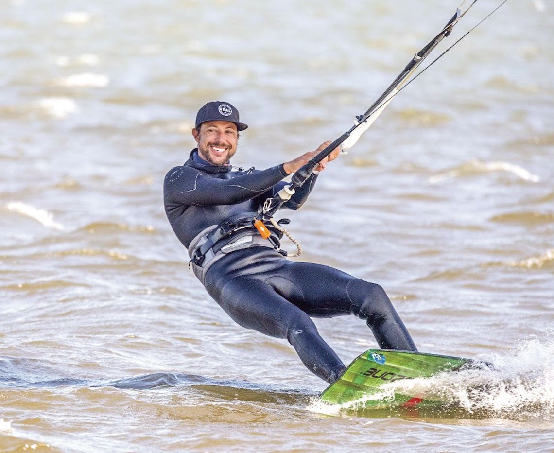 Smith suffers snowboard injury